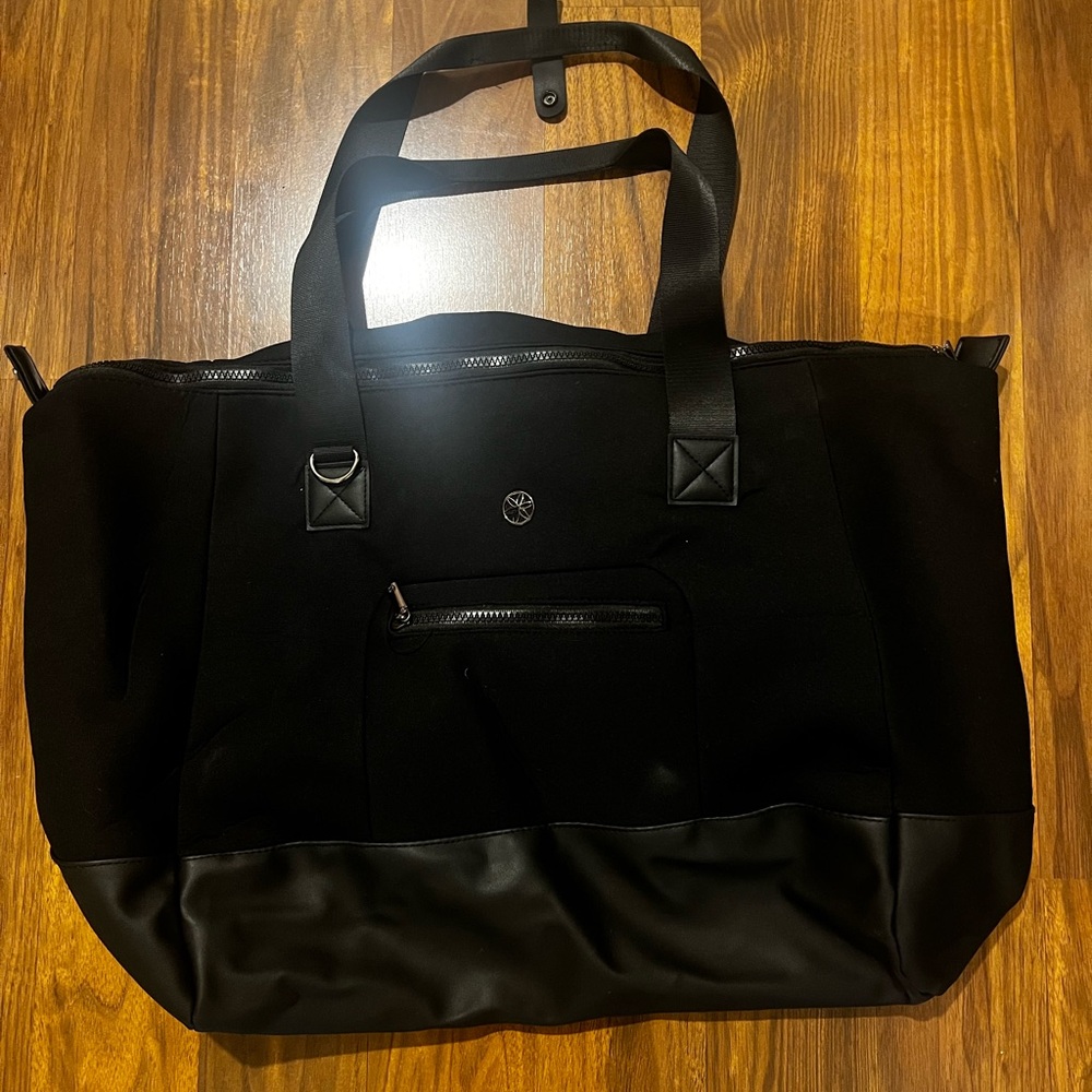 GAIAM Black Travel Bag